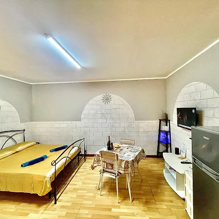 Ferienwohnung Monolocale Deluxe A 2,7 Km Dal Mare Per 2 Persone Siderno Exterior foto